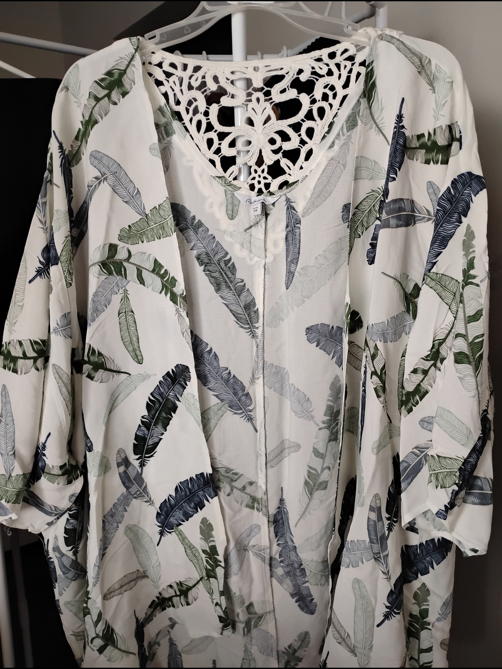 Reitmans Women's Crochet-Back Green Leaf Feather Print Tunic Kimono Crop Top